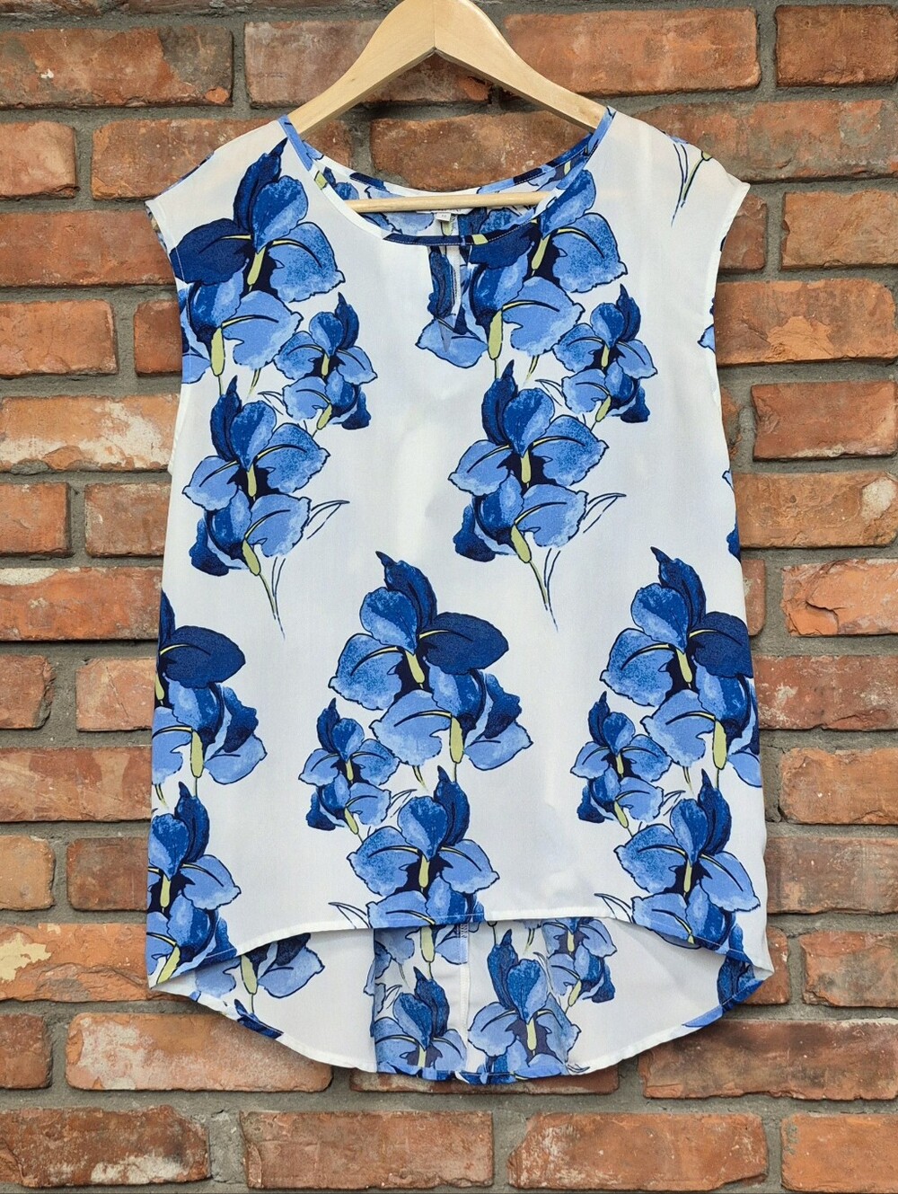 Alfred Sung SUNG Blue Floral Hi Low Blouse Pleated Back Cap Sleeve Top